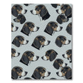Charming Beagle Portrait Tiled Blue Background Rug